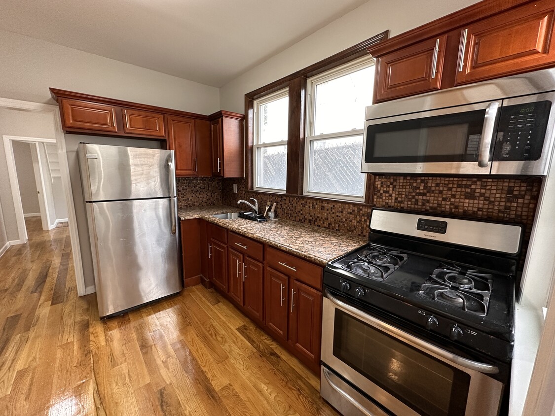 Kitchen - 4306 Matilda Ave