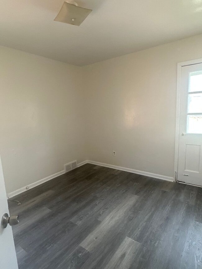 Building Photo - 3641 Ingleside Rd