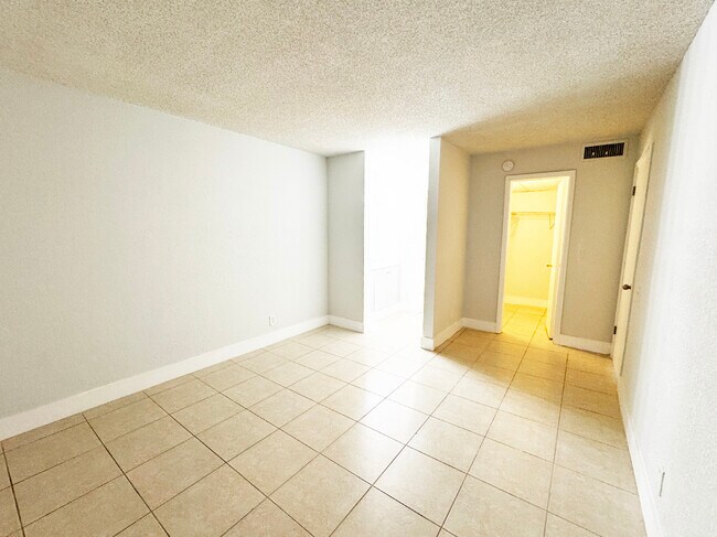 Foto del edificio - 4501 Treehouse Ln