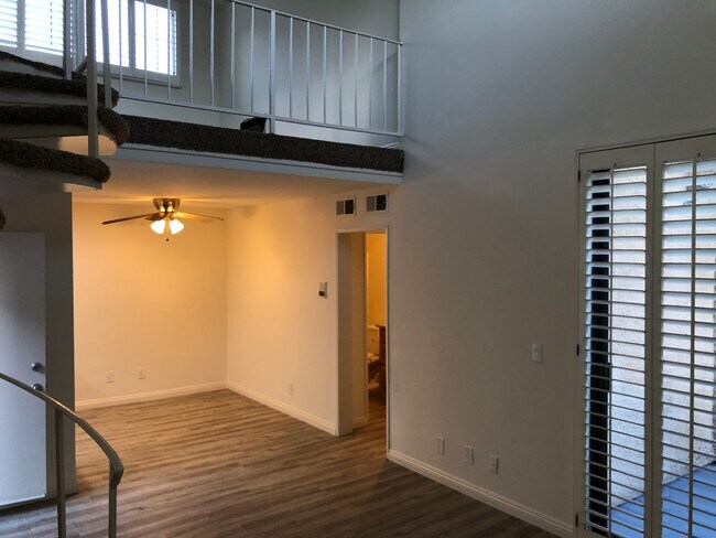 Building Photo - 11113 Moorpark St