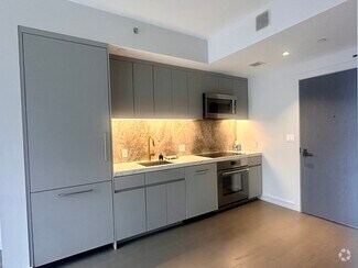 Building Photo - 55 Lagrange St
