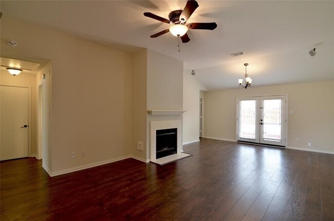 Foto del edificio - 28926 Sedgefield St