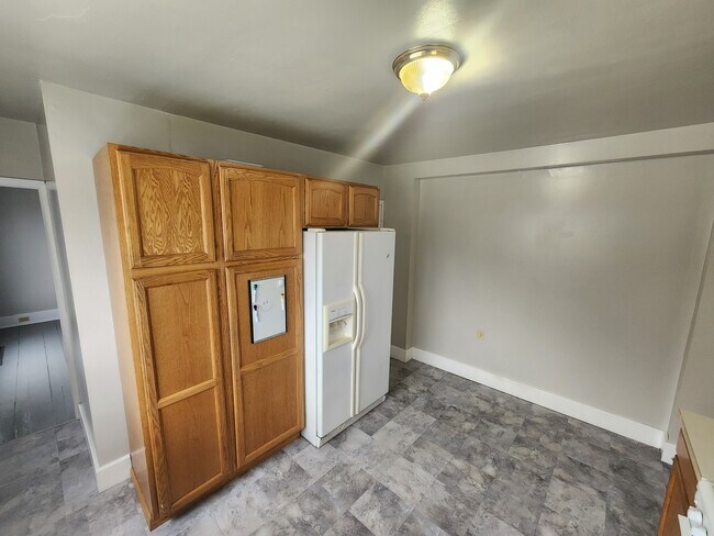 Building Photo - 2650 E 38th St