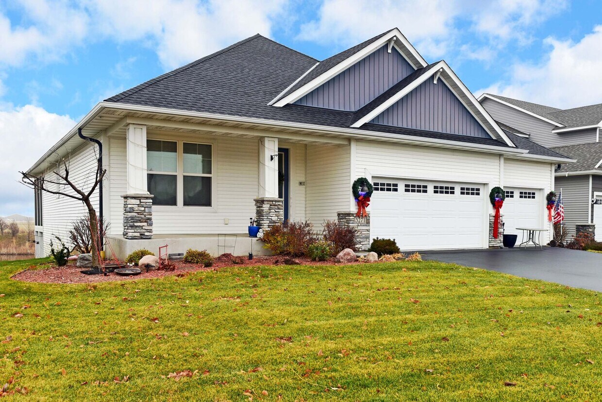 Foto principal - Impressive Walk-Out Rambler in Lake Elmo!