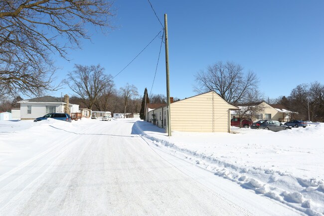 Building Photo - Tradewinds Mobile Home Community