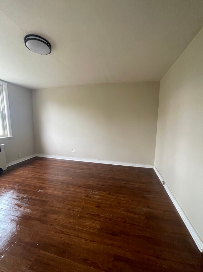 1bedroom - 1868 Park Blvd