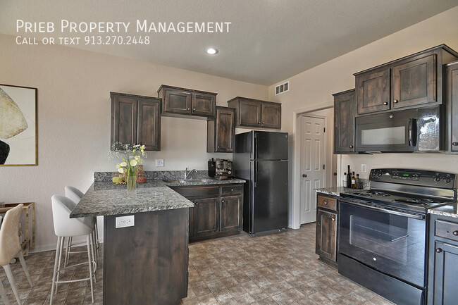 Foto del edificio - Cedar Spring Townhome - Available February...