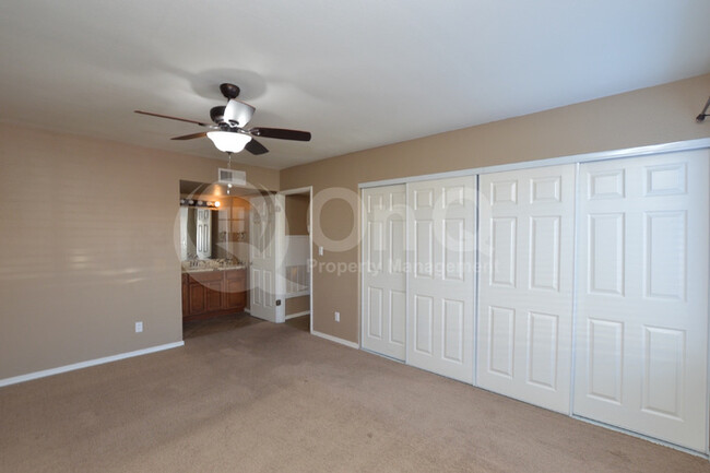 Building Photo - Scottsdale Condo! Sunscape!!