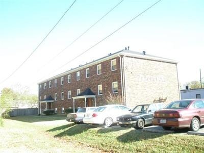 Building Photo - 2001 Rockford Ln