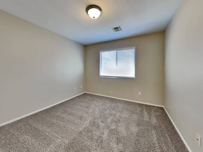 Foto del edificio - 6323 Blushing Willow St