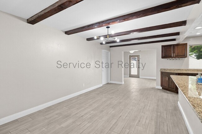 Building Photo - 7406 E Edgemont Ave