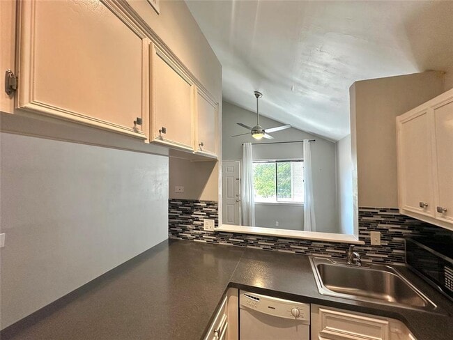 Foto del edificio - 4411 Guadalupe St