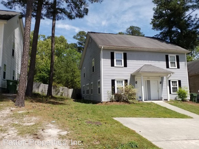 Foto del edificio - 104 Winterberry Ln