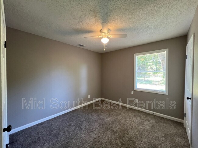 Foto del edificio - 4034 Knight Arnold Rd