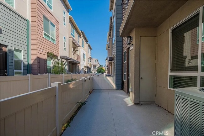 Foto del edificio - 20625 Desert Ash Ln