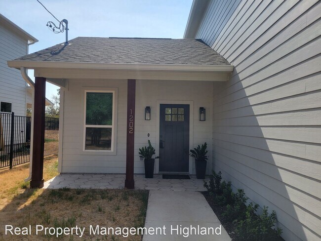 Foto del edificio - 3 br, 2.5 bath House - 1202 North Mystic D...