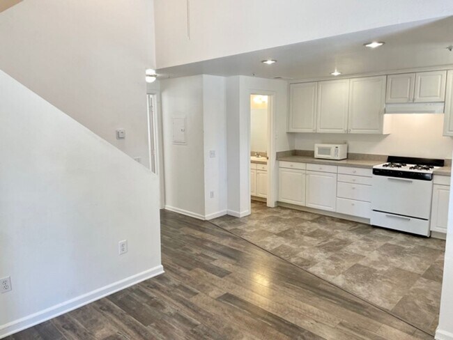 Building Photo - Stafford Townhouses