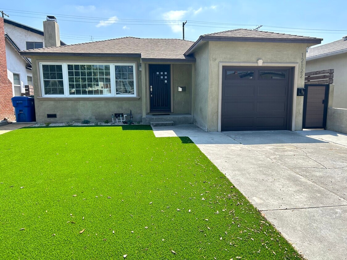 Primary Photo - 12120 Havelock Ave