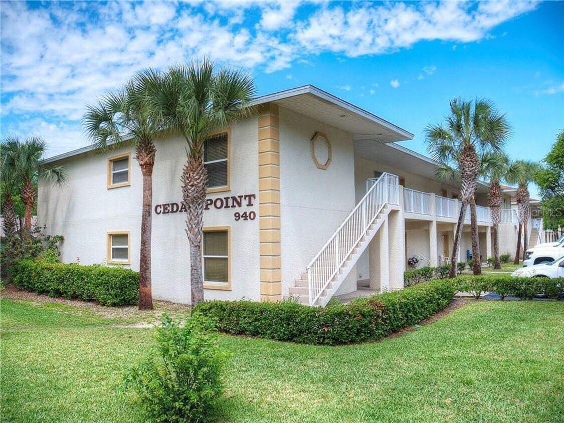 Foto principal - 2 Bedroom 2 Bath Remodeled Unit with a Bal...
