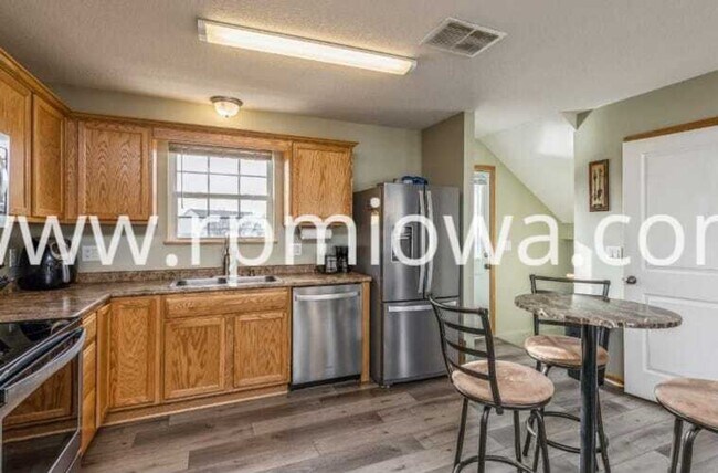 Foto del edificio - GREAT SOUTH ANKENY LOCATION!! 2 Bedroom, 2 Bath Townhome in Ankney