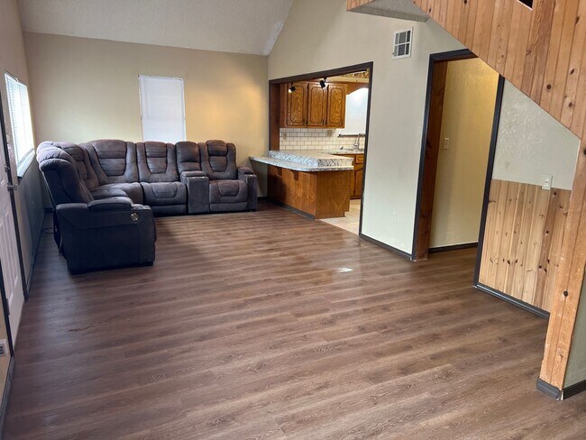 Foto del edificio - Unique & Charming 2 Bedroom 1 bathroom