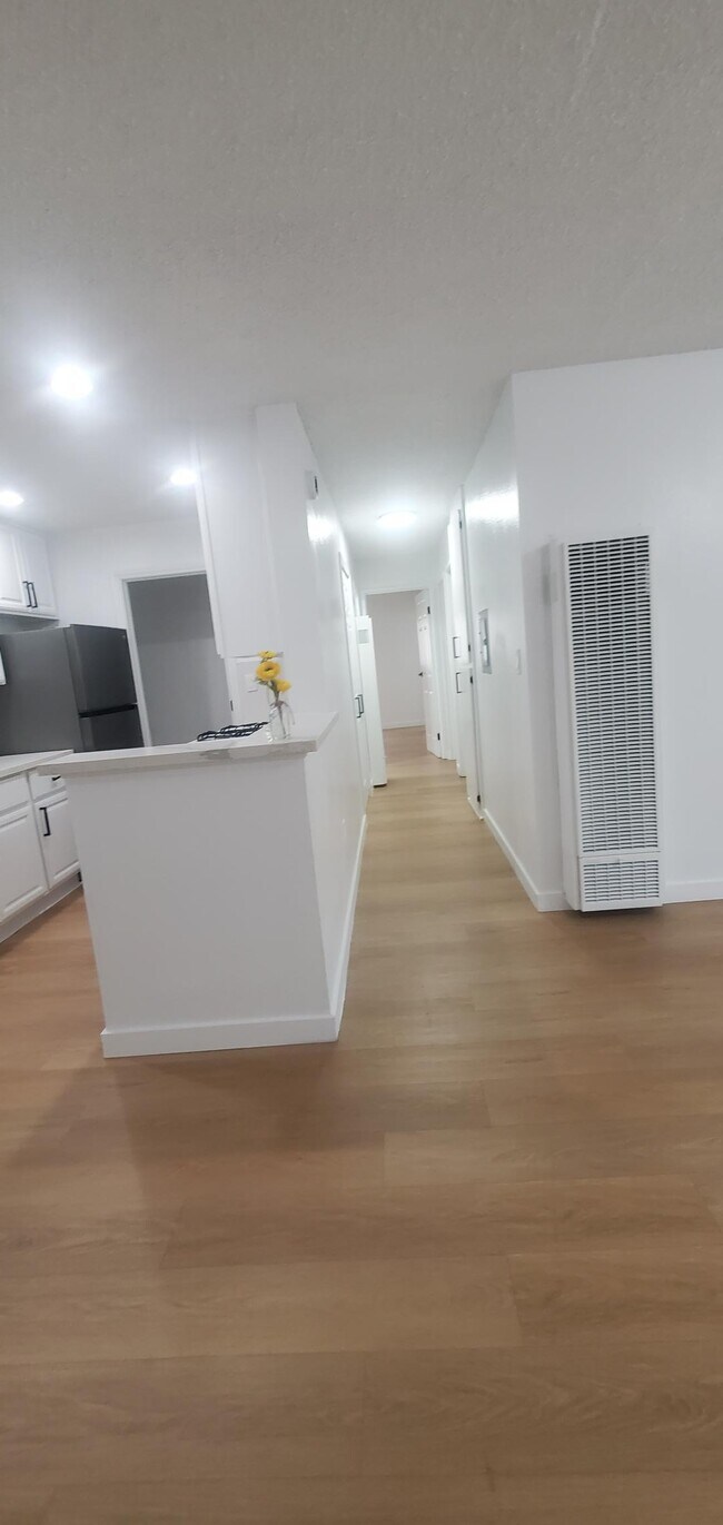 Foto del edificio - 16787 Miller Ave