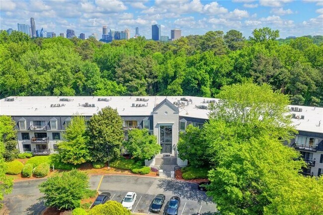 Foto del edificio - 4101 Pine Heights Dr NE