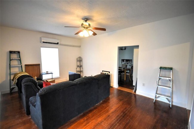 Building Photo - 409 Quitman St