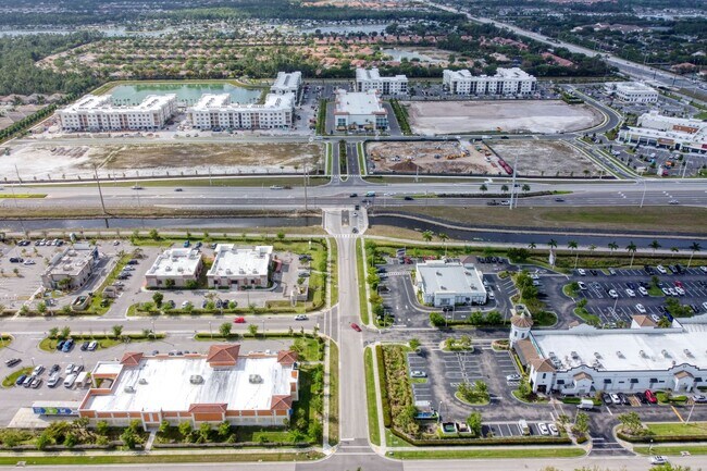 Building Photo - 9093 Gervais Cir