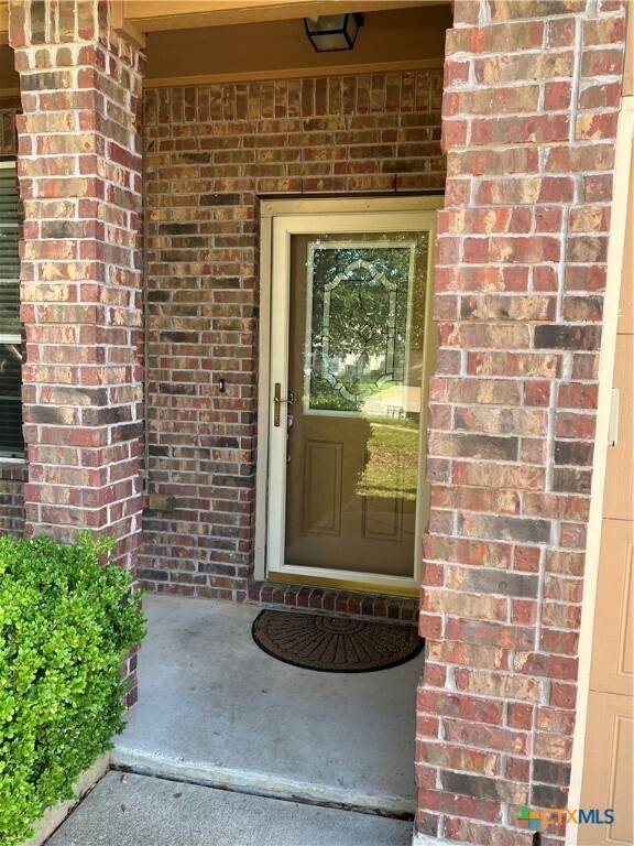 Foto del edificio - 4700 Honeystreet Bridge Ln