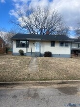 Building Photo - 809 Fort Henry St