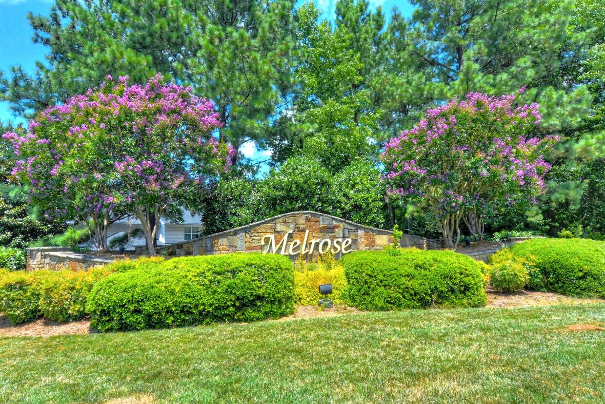 Foto principal - Very Nice 3br/2.5bth Townhome in Melrose P...