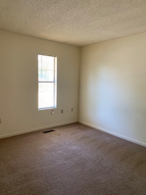 Building Photo - Avalon Townhomes