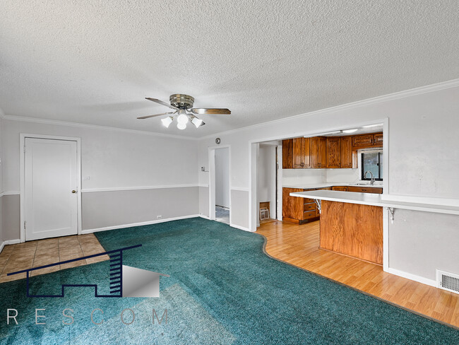 Foto del edificio - 1270 E Oakmont Ln