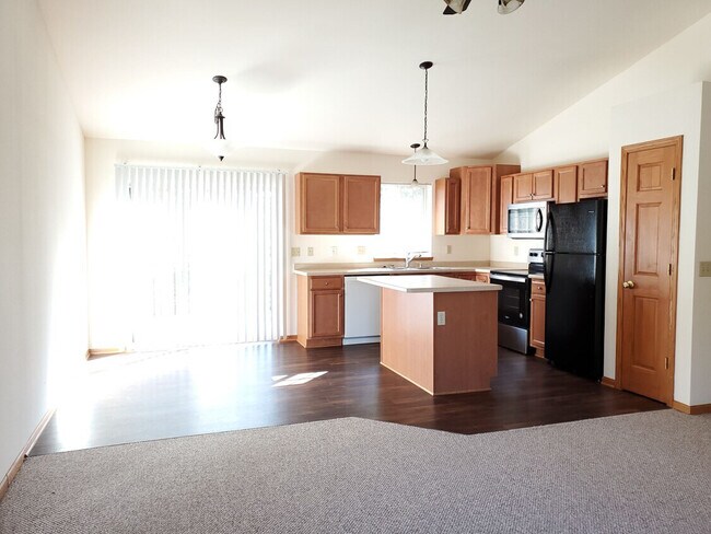 Foto del edificio - 5707 Lake Edge Rd