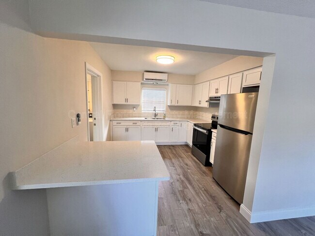 Foto del edificio - 2408 Formosa Ave