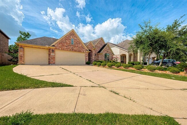 Foto del edificio - 7122 Fall Creek Ln