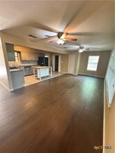 Building Photo - 902 Fern Ln