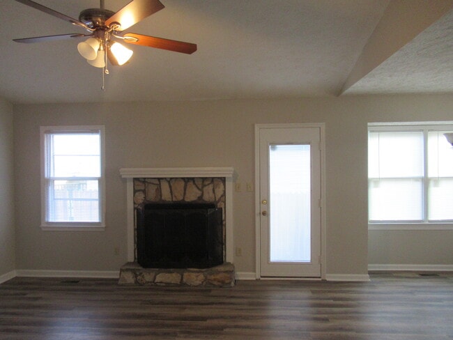 Building Photo - 6816 Torrance Ln