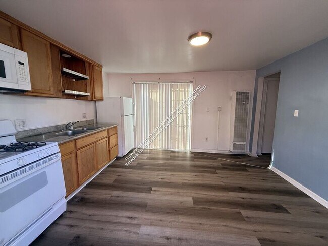 Photo - 943 53rd St Apartment