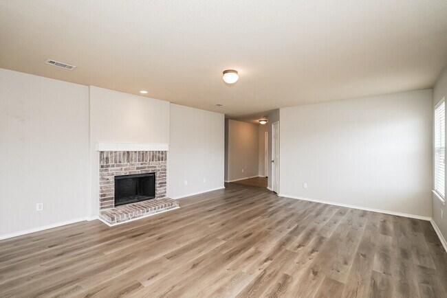 Foto del edificio - 12640 Lost Prairie Dr