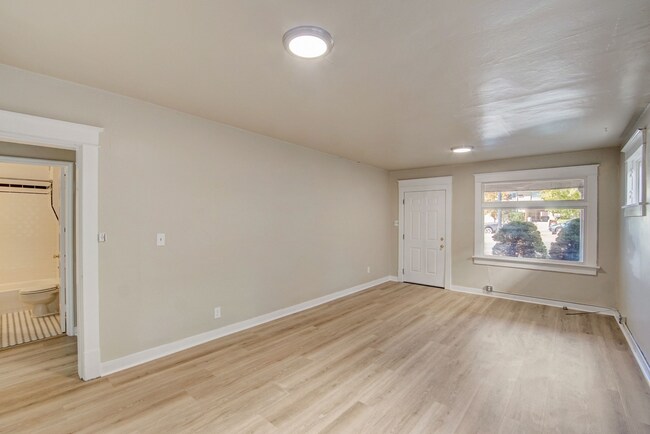 Livingroom - 1150 E 500 S