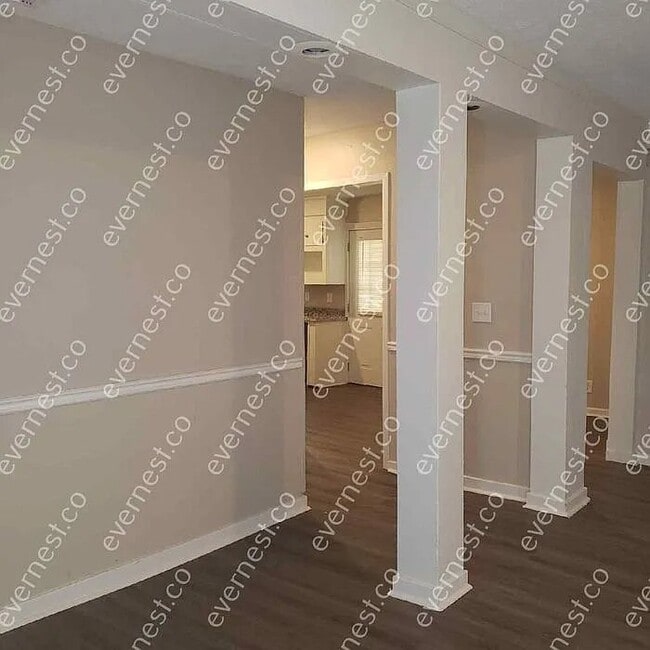 Building Photo - 475 Lowe Cir