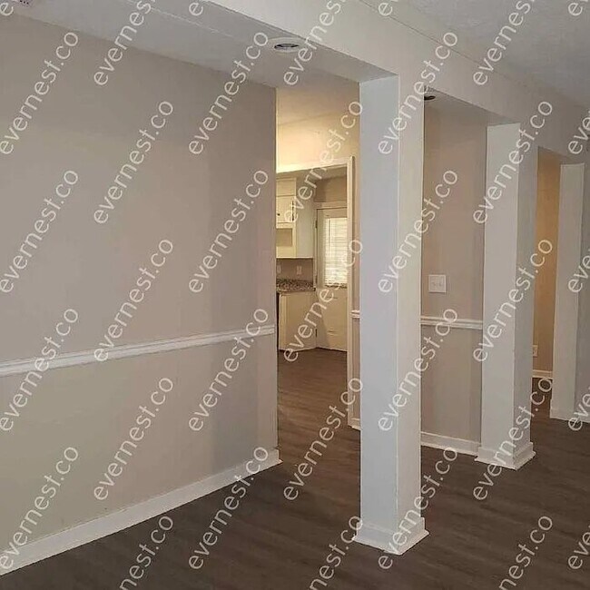 Foto del edificio - 475 Lowe Cir