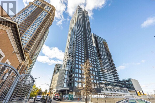 Photo du bâtiment - 395 Square One Dr