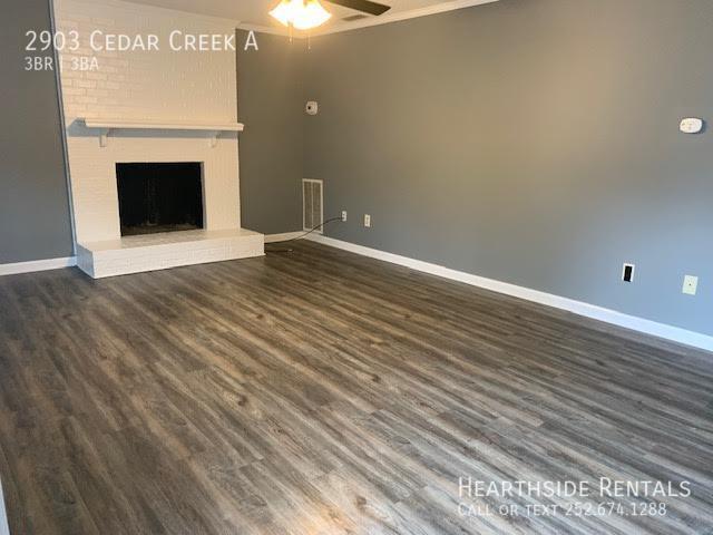 Building Photo - "Spacious 3-Bedroom Townhouse with 2.5 Bat...