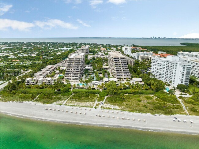 Foto del edificio - 151 Crandon Blvd