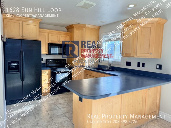 Building Photo - 1628 Sun Hill Loop