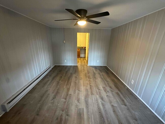 Foto del edificio - 95 New Freedom Rd