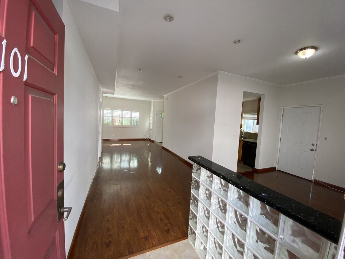 Living room/dining room view from entrance - 4437 Avocado St